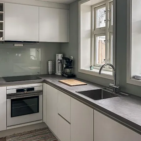2 Bedroom Stunning In *